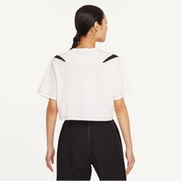 Nike Big Double Swoosh Sportscaster DR6201 Cropped Top White Black NEW - Picture 2 of 9